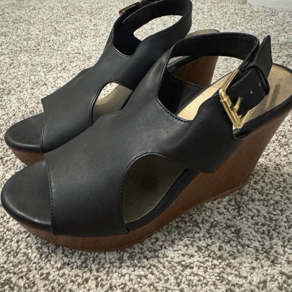American Eagle Outfitters Black and Brown Wedges